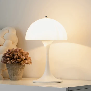 Датская настольная лампа спальня простой современный кремовый ночник wind room для учебы в общежитии онлайн прикроватная лампа celebrity wind explosion Изображение